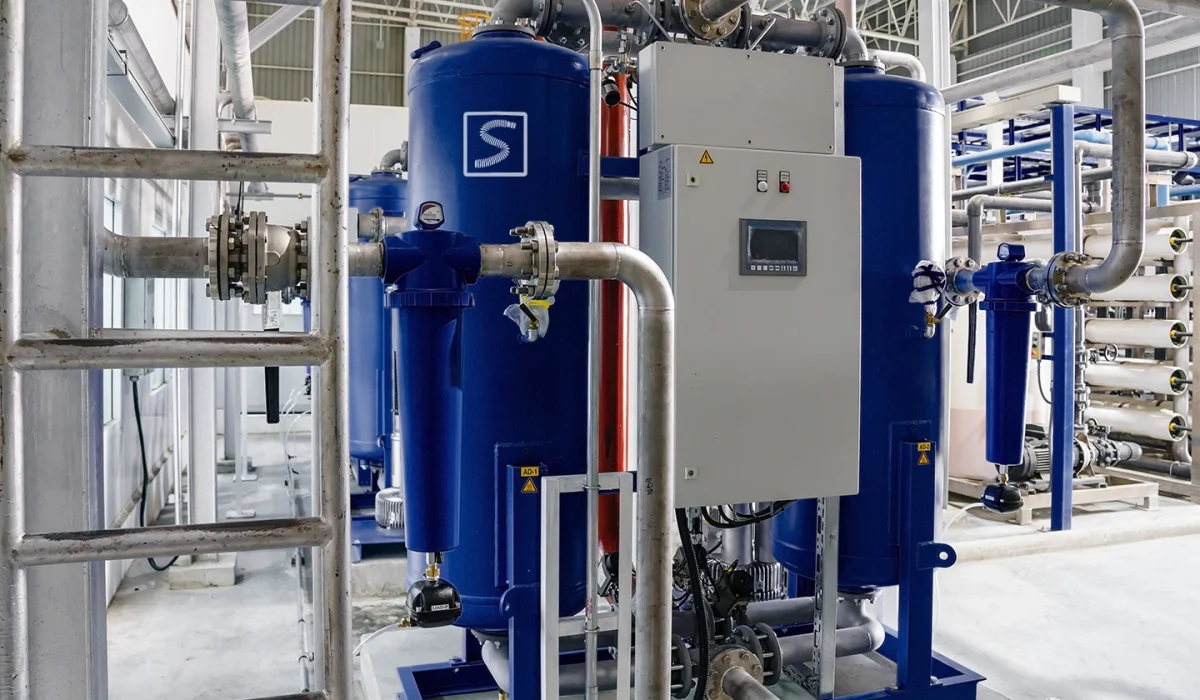 Druckluftanlage mit zentraler Aufbereitung und zusätzlicher ISO-8573-Aufbereitung am kritischen Verbraucher